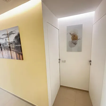 Apartment Loft Moderno Monte Senario- Colosseo In 15 Min In Metro *