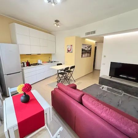 Apartment Loft Moderno Monte Senario- Colosseo In 15 Min In Metro