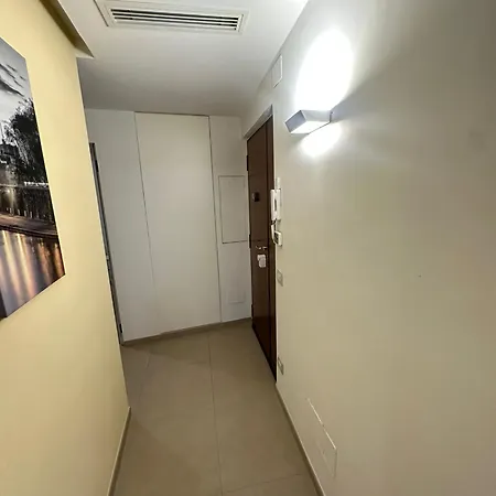 Apartment Loft Moderno Monte Senario- Colosseo In 15 Min In Metro